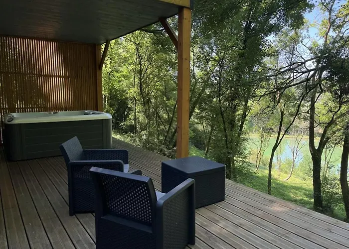 Casa de Férias Les Du - - Petit Déjeuné - Du Frêne&cabane Du Chêne Premium